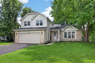 201 Timber Oaks Dr, North Aurora, IL 60542 - Photo 2