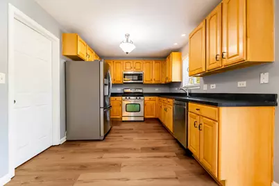 1715 Ivy Lane, Montgomery, IL 60538 - Photo 8