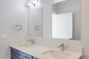 2402 W Carmen Ave, Chicago, IL 60625 - Photo 12
