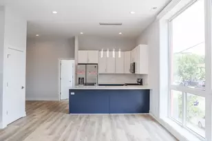 2402 W Carmen Ave, Chicago, IL 60625 - Photo 2