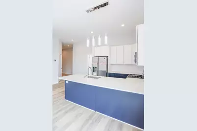 2402 W Carmen Avenue #406, Chicago, IL 60625 - Photo 4