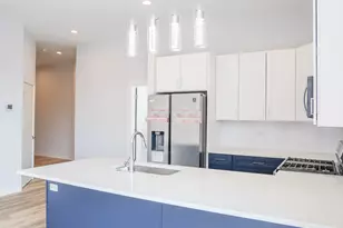 2402 W Carmen Ave, Chicago, IL 60625 - Photo 4
