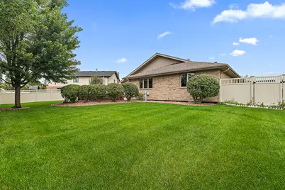 8446 Fairfield Lane, Tinley Park, IL 60487 - Photo 36