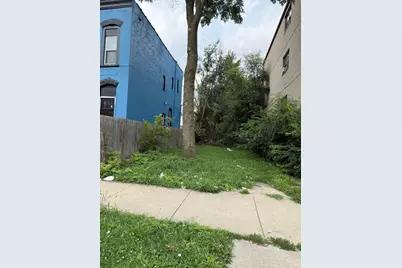 4318 W Gladys Avenue, Chicago, IL 60624 - Photo 1