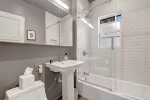 1318 W Granville Ave, Chicago, IL 60660 - Photo 16