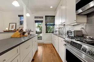 1318 W Granville Ave, Chicago, IL 60660 - Photo 8