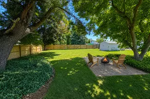 113 Holly Ave, Darien, IL 60561 - Photo 8