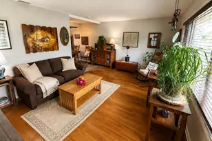 113 Holly Ave, Darien, IL 60561 - Photo 2