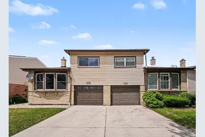 9120 Hollyberry Avenue, Des Plaines, IL 60016 - Photo 2