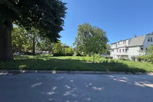 8050 S Muskegon Ave, Chicago, IL 60617 - Photo 1