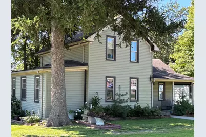 201 W Green Street, Roberts, IL 60962 - Photo 2