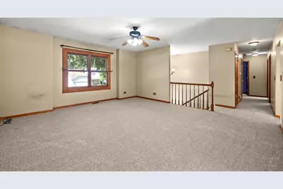 558 Barbary Lane, Woodstock, IL 60098 - Photo 4