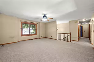 558 Barbary Ln, Woodstock, IL 60098 - Photo 4