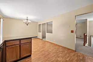 558 Barbary Ln, Woodstock, IL 60098 - Photo 10