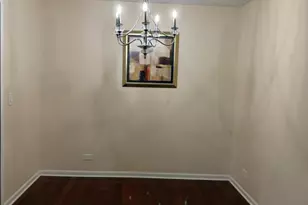 220 Hawthorne Ct, Schaumburg, IL 60193 - Photo 10