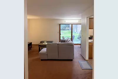 940 Jefferson Avenue #B, Elgin, IL 60120 - Photo 4