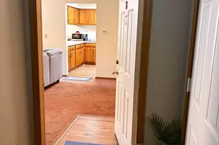 940 Jefferson Ave, Elgin, IL 60120 - Photo 2