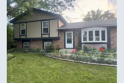 795 Apache Court, Lake Zurich, IL 60047 - Photo 2