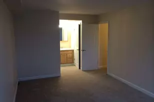 6340 Americana Dr, Willowbrook, IL 60527 - Photo 12