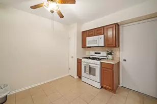 212 Collen Dr, Lombard, IL 60148 - Photo 12