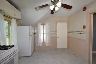 105 N Jefferson St, Batavia, IL 60510 - Photo 4