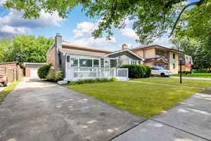 4024 W 106th St, Oak Lawn, IL 60453 - Photo 2