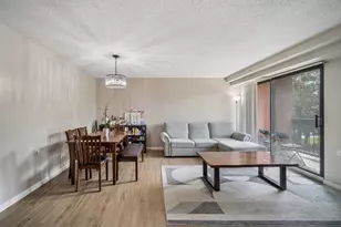 1840 Huntington Blvd, Hoffman Estates, IL 60169 - Photo 10