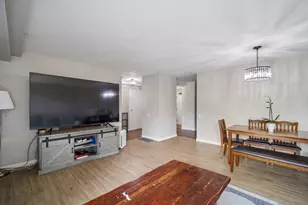 1840 Huntington Blvd, Hoffman Estates, IL 60169 - Photo 8