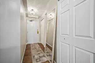 1840 Huntington Blvd, Hoffman Estates, IL 60169 - Photo 4