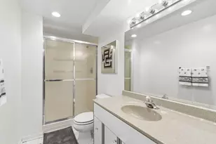 75 Madeline Cir, Schaumburg, IL 60173 - Photo 30