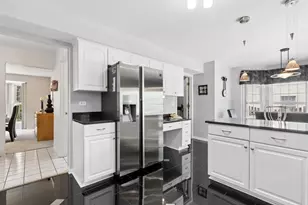 75 Madeline Cir, Schaumburg, IL 60173 - Photo 14