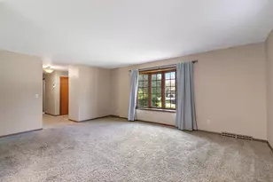 5848 Weymouth Dr, Rockford, IL 61114 - Photo 4