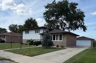 6534 107th St, Chicago Ridge, IL 60415 - Photo 4