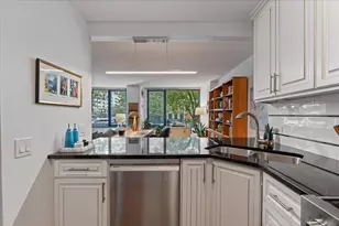 440 N McClurg Ct, Chicago, IL 60611 - Photo 8