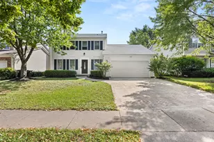 197 Knightsbridge Dr, Mundelein, IL 60060 - Photo 2