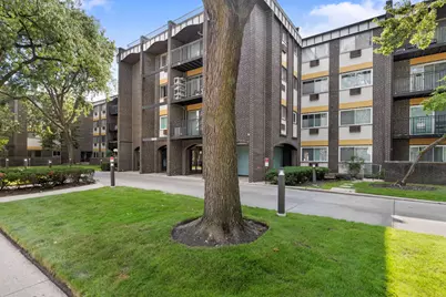6800 N California Avenue #4L, Chicago, IL 60645 - Photo 1