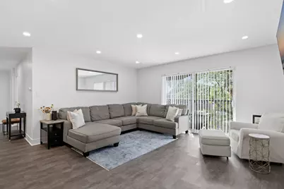 6800 N California Avenue #4L, Chicago, IL 60645 - Photo 4