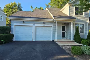 806 Derby Course, Saint Charles, IL 60174 - Photo 2
