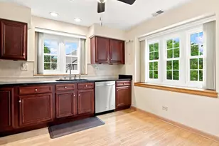 556 Park View Terrace, Buffalo Grove, IL 60089 - Photo 4