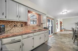 3207 Longford Dr, Joliet, IL 60431 - Photo 10