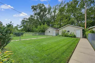 7816 S Woodlawn St, Chicago, IL 60619 - Photo 2