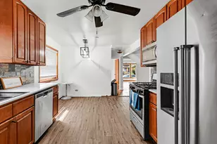 2840 W 98th St, Evergreen Park, IL 60805 - Photo 8