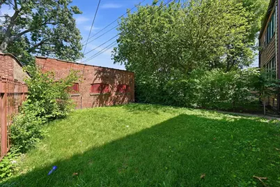 9015 S Muskegon Avenue, Chicago, IL 60617 - Photo 26