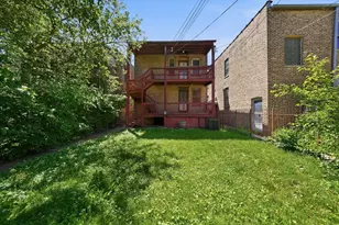 9015 S Muskegon Ave, Chicago, IL 60617 - Photo 28