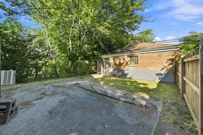 8559 S Phillips Avenue, Chicago, IL 60617 - Photo 24
