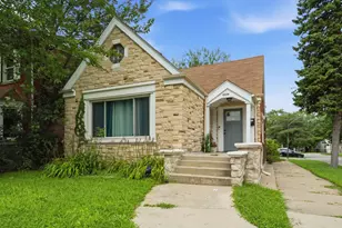 8559 S Phillips Ave, Chicago, IL 60617 - Photo 1