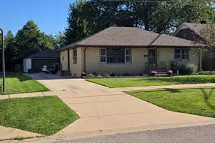 530 E 3rd St, Lockport, IL 60441 - Photo 1