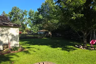 530 E 3rd St, Lockport, IL 60441 - Photo 20
