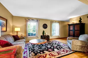 130 Lewis Ct, Saint Charles, IL 60174 - Photo 8