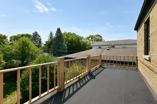 6133 N Karlov Ave, Chicago, IL 60646 - Photo 18